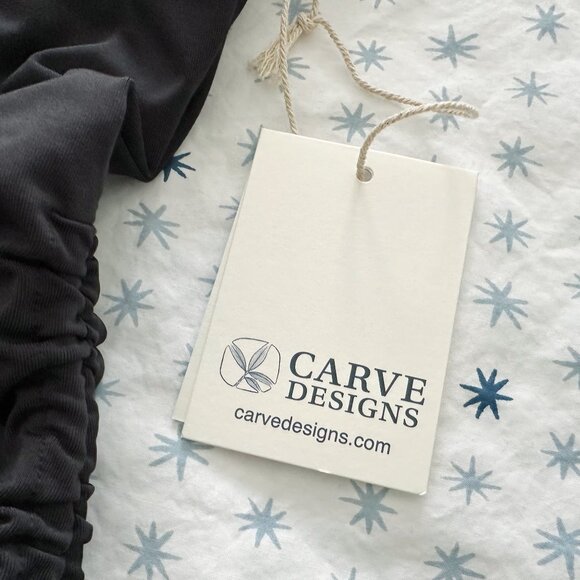 Carve Designs Dawson Rashguard Swim Top in Black - Picture 5 of 14